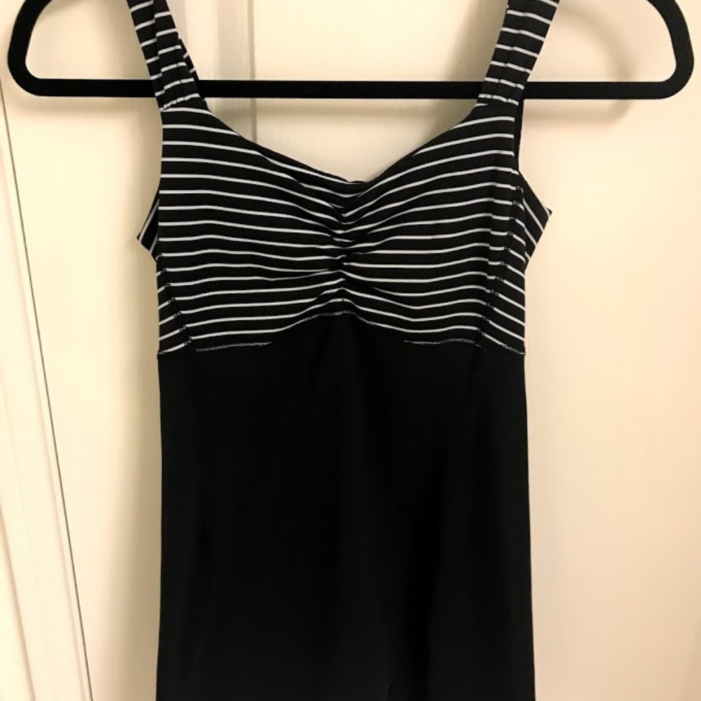 Lululemon Aria Tank II - Picture 6 of 6